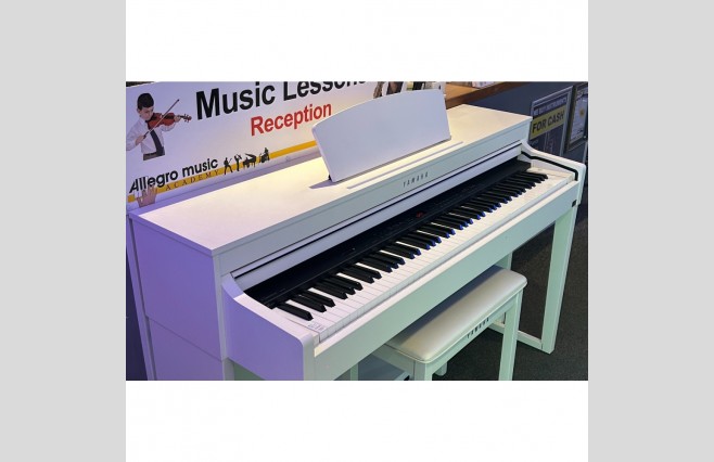 Used Yamaha CLP430 White Satin Digital Piano Complete Package (SN:BCSO01001) - Image 4